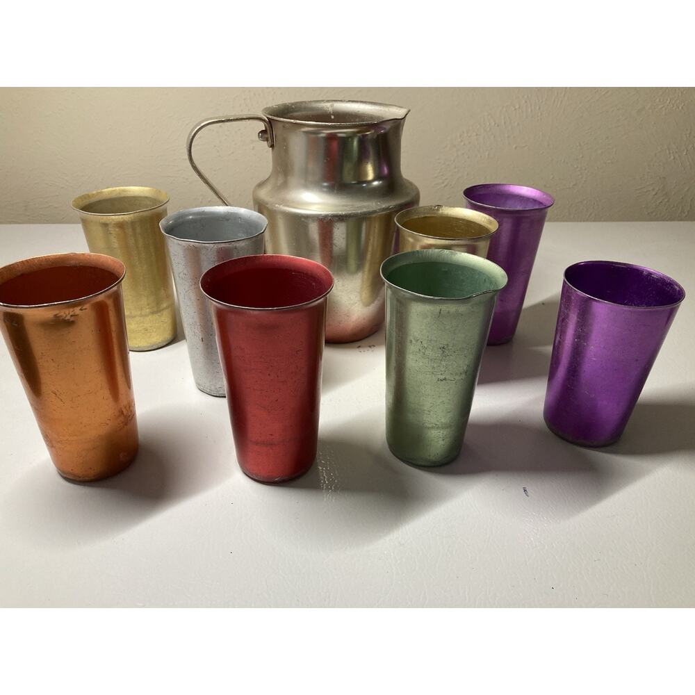 Vintage Aluminum Pitcher With 8 Tumblers💥